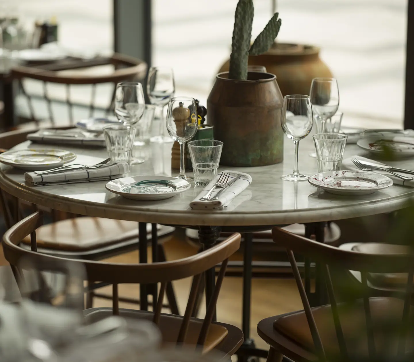 Restaurant environment with Haga Bottega's logo in front